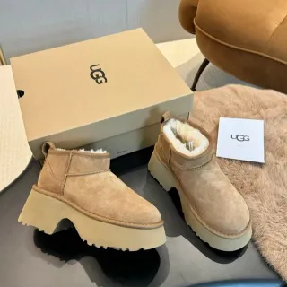 UGG Ultra Mini 米白 平台底 麂皮雪靴