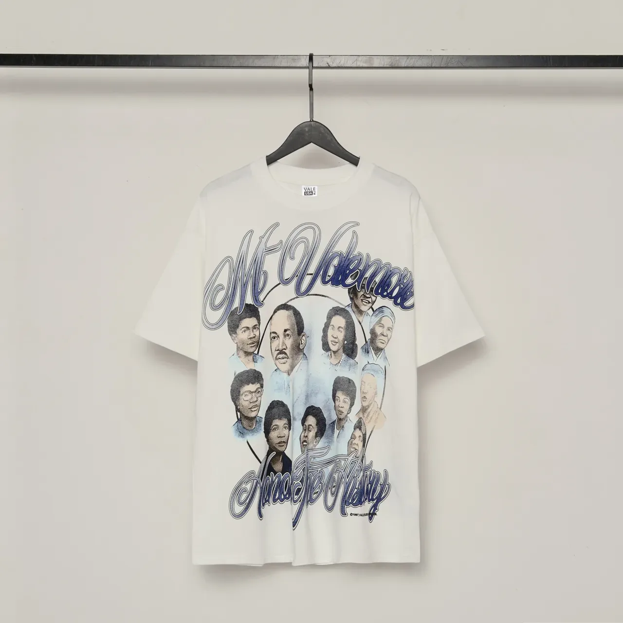 Camiseta con estampado gráfico Vale Forever Honor The History 2