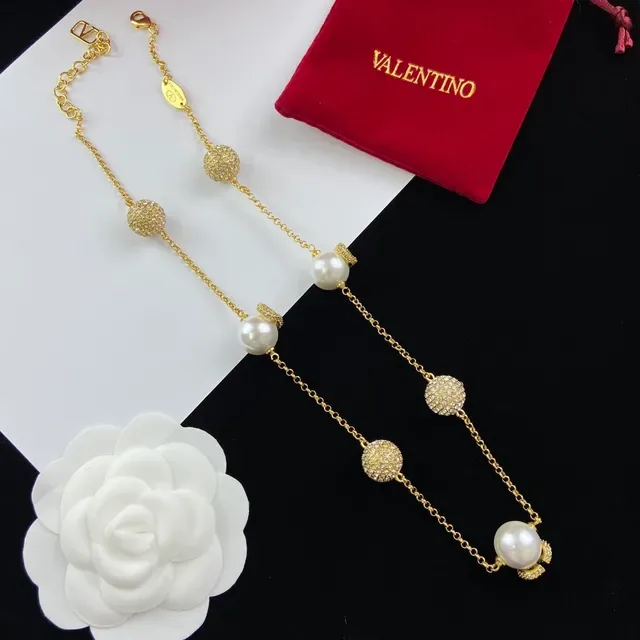 Valentino গোল্ড-টোন মুক্তা এবং প্যাভে স্ফিয়ার নেকলেস 3
