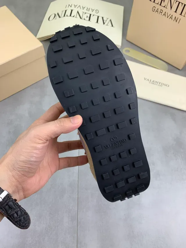 Valentino Rockstud बैंगनी भूरी मिश्रित सामग्री भव्य कढ़ाई लाइफस्टाइल स्नीकर 2