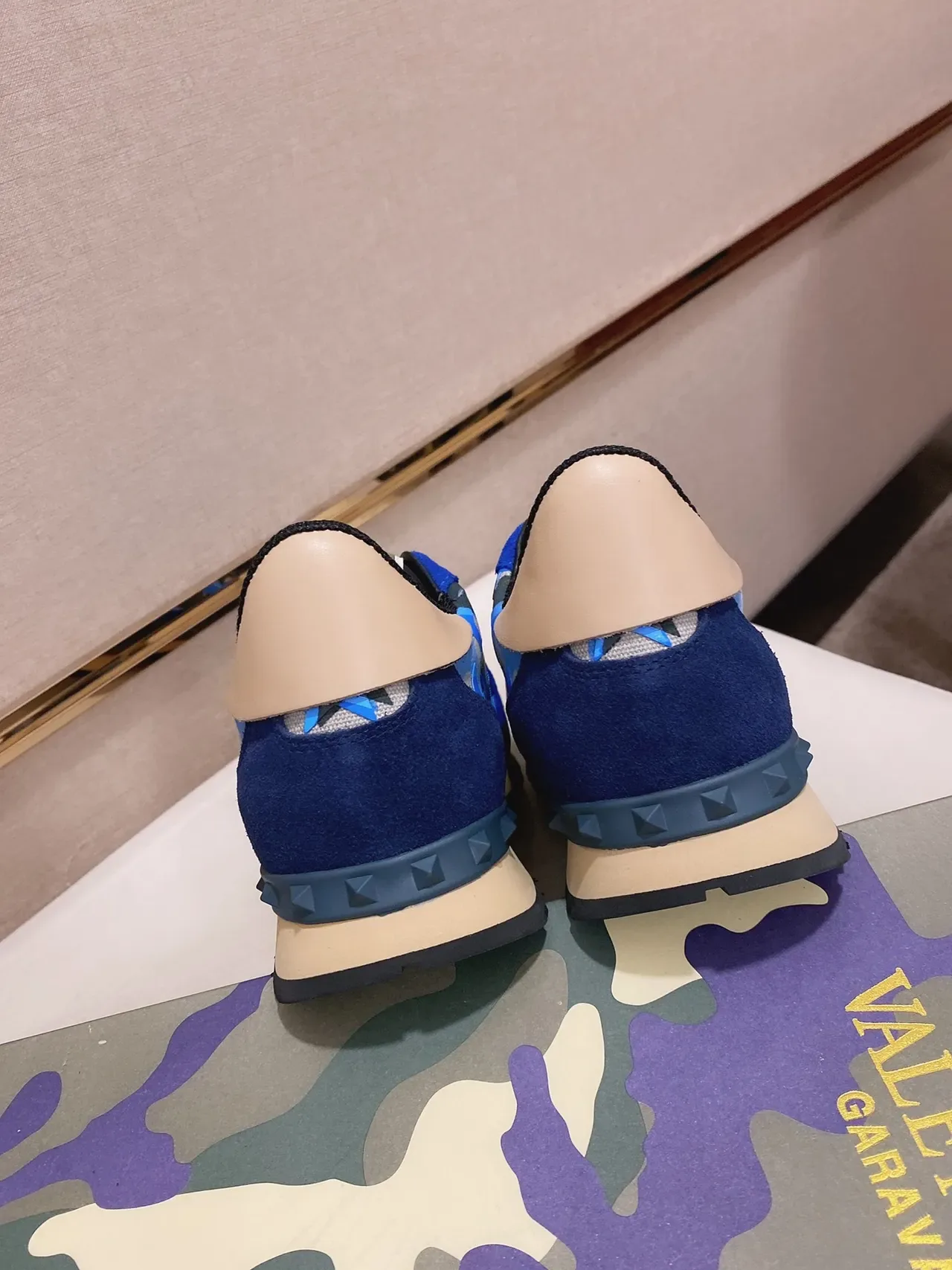 Valentino Rockstud Runner Blue Star-Print Lifestyle Sneakers 3