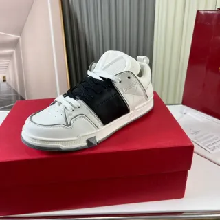 Valentino Rockstud Runner branco preto cinza sneakers lifestyle