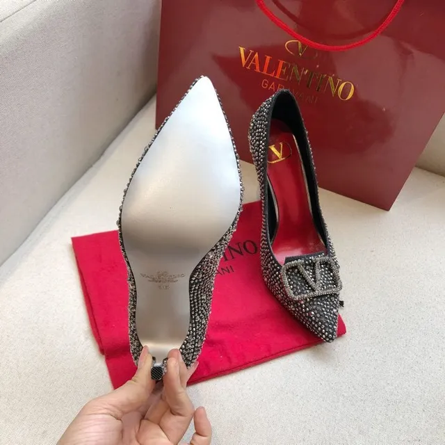 Valentino Rockstud स्टडेड पॉइंटेड-टू बकल स्टाइलेटो 2