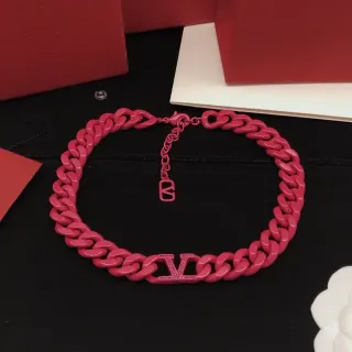 Valentino VLogo चेिन गोलापी धাতবिक स्टेटमेंट नेकलेस