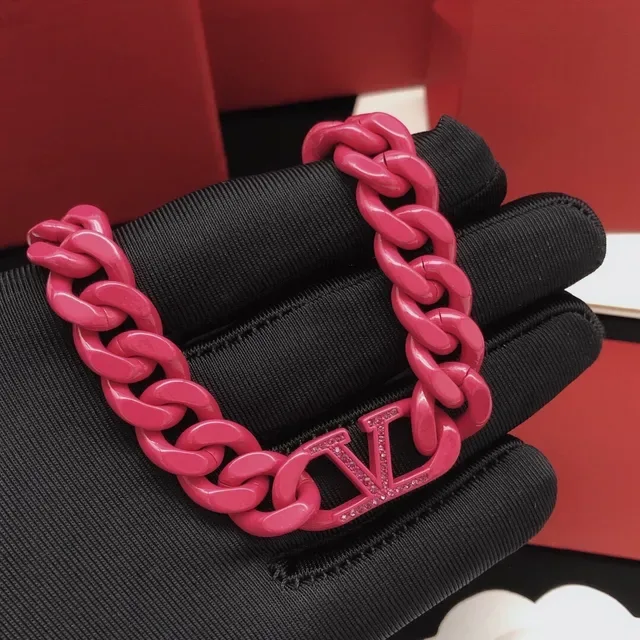 Valentino VLogo 粉色金属链条 标志性项链 2