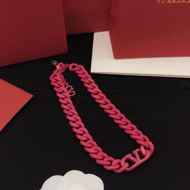 Valentino VLogo 粉色金属链条 标志性项链 7