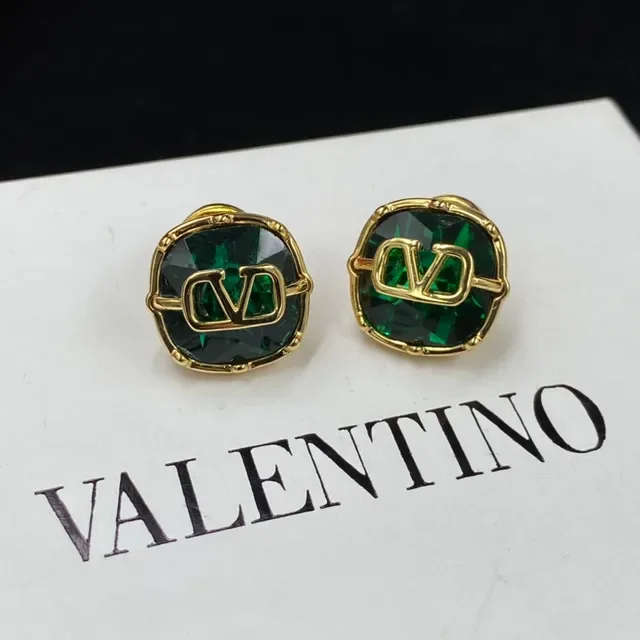 Valentino VLogo हरा सोना धातु कटे पत्थर हार 2