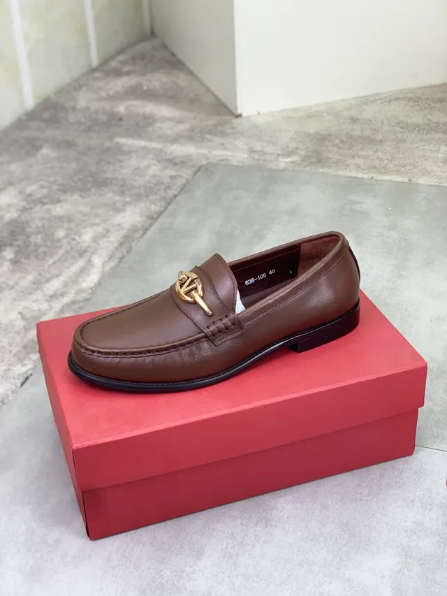 Valentino VLogo Loafer de cuero marrón slip-on 6