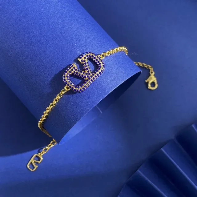 Valentino VLOGO Pavé Pulseira de Corrente Pedras Azuis Tonalidade Dourada 2