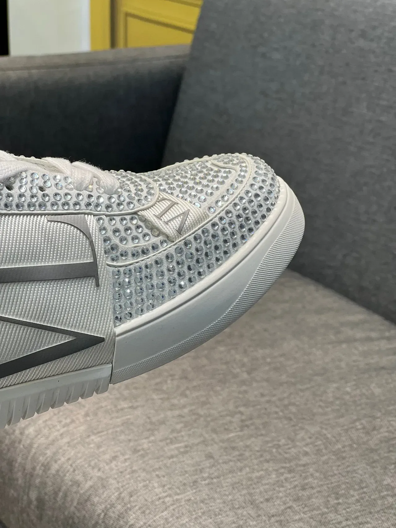 Valentino VLTN Zapatillas Lifestyle Blancas con Cristales Decorados 3
