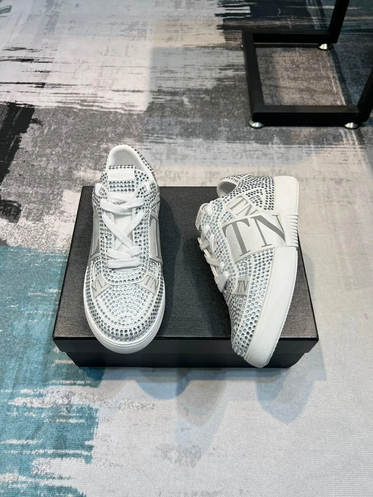 Valentino VLTN Zapatillas Lifestyle Blancas con Cristales Decorados 5