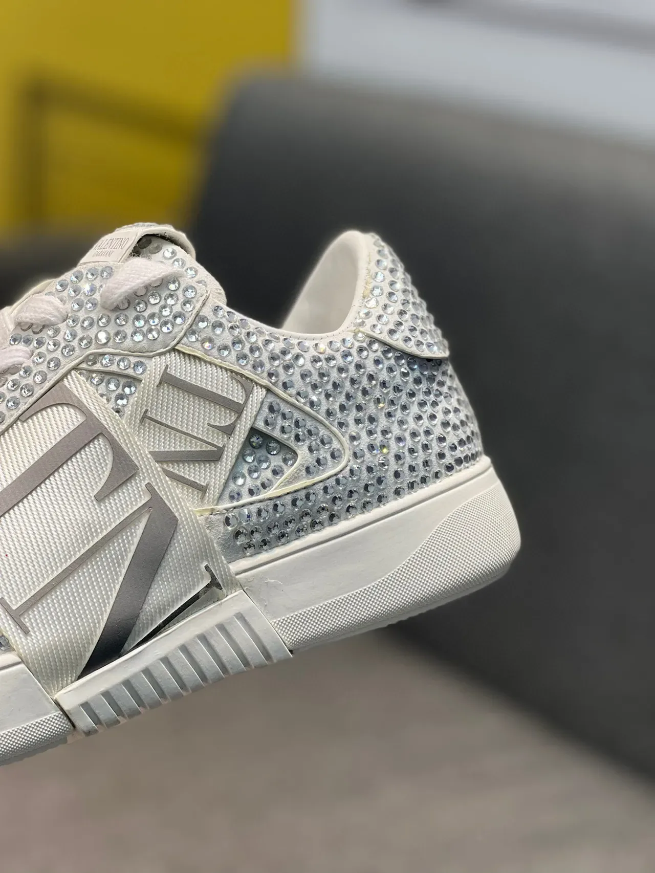 Valentino VLTN Zapatillas Lifestyle Blancas con Cristales Decorados 7