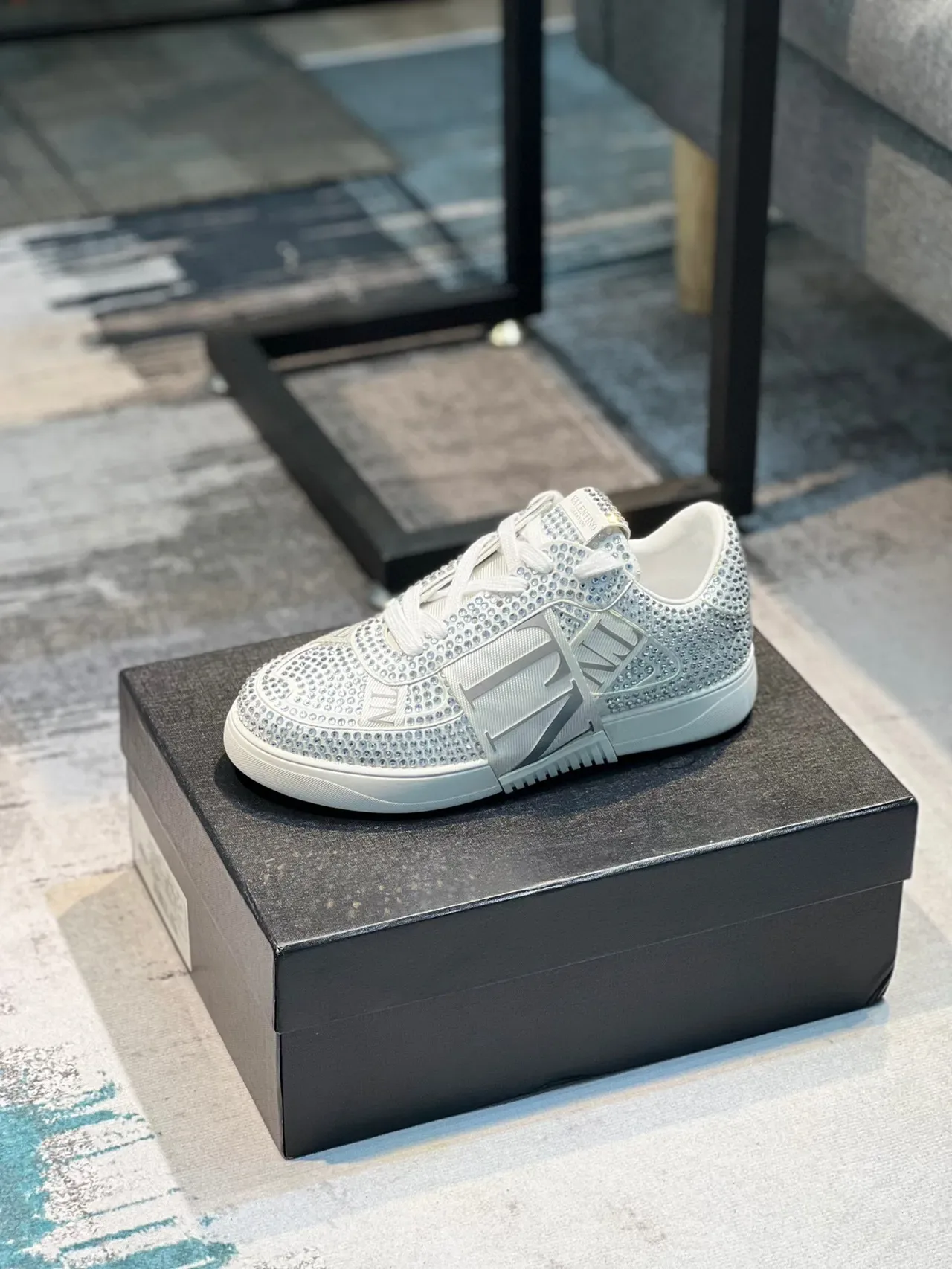Valentino VLTN Zapatillas Lifestyle Blancas con Cristales Decorados 8
