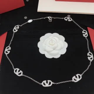 Valentino VLTN Pavé Logo चेन नेकल