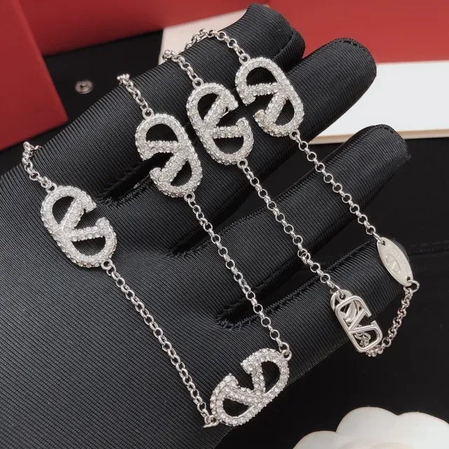 Valentino VLTN Pavé Logo चेन नेकल 3
