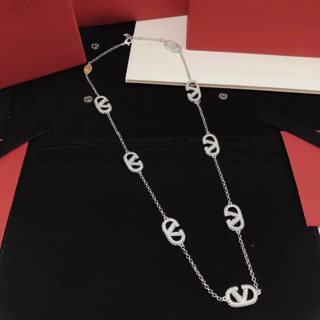 Valentino VLTN Pavé Logo चेन नेकल 6