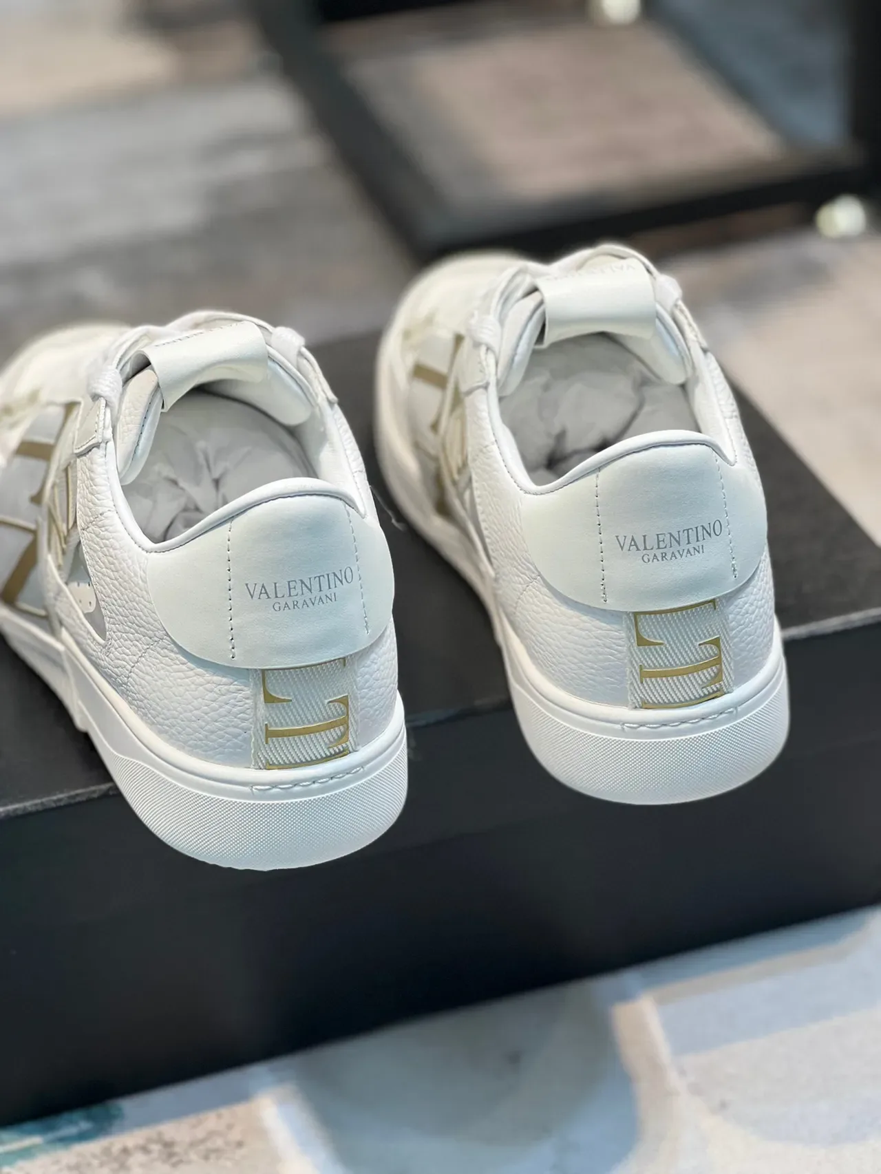 Valentino VLTN Zapatilla Blanca Dorado Cuero Superior Correa Estilo de Vida Zapatillas 2