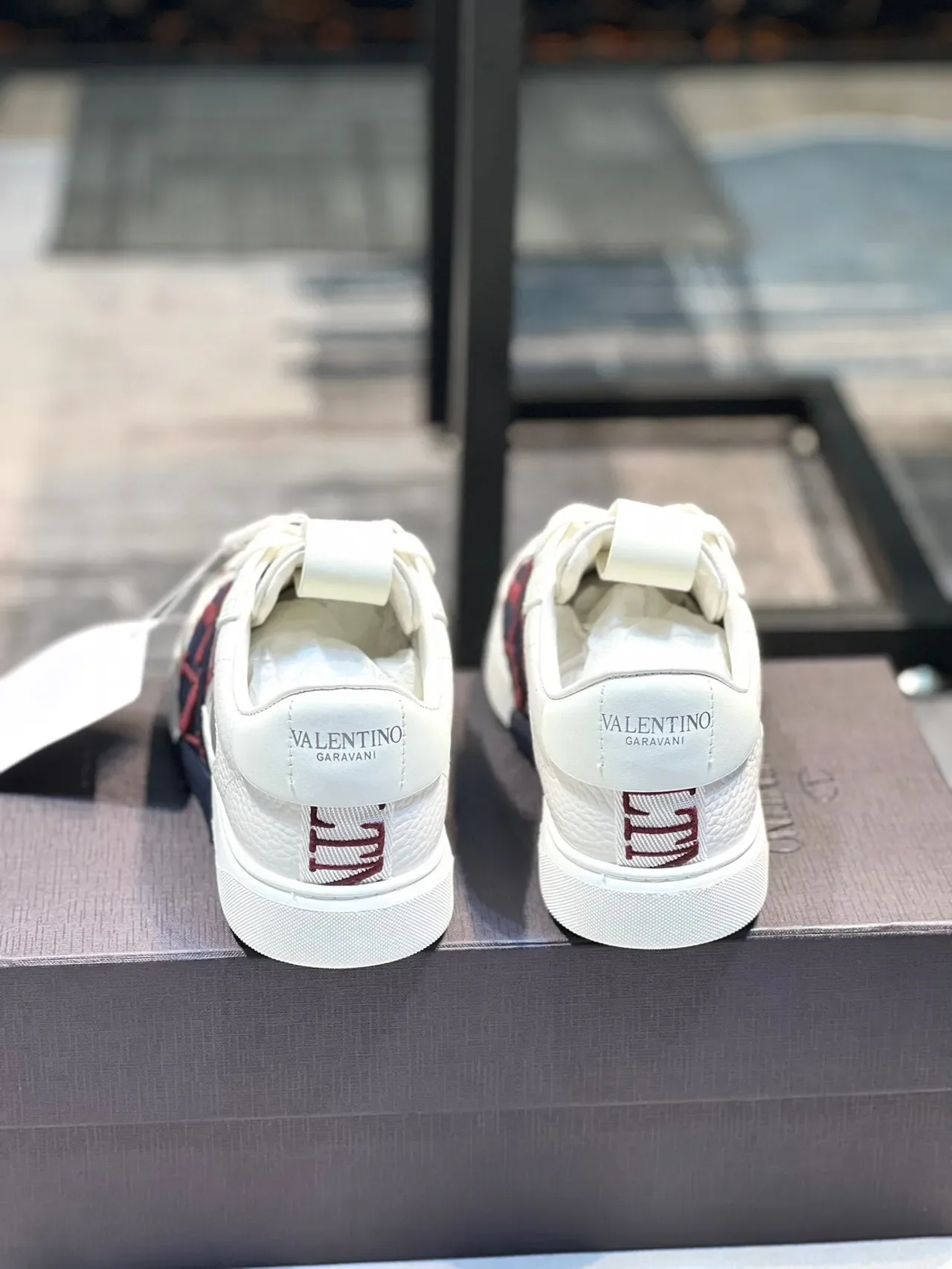 Valentino VLTN Tênis Lifestyle Branco Marinho Vermelho 2