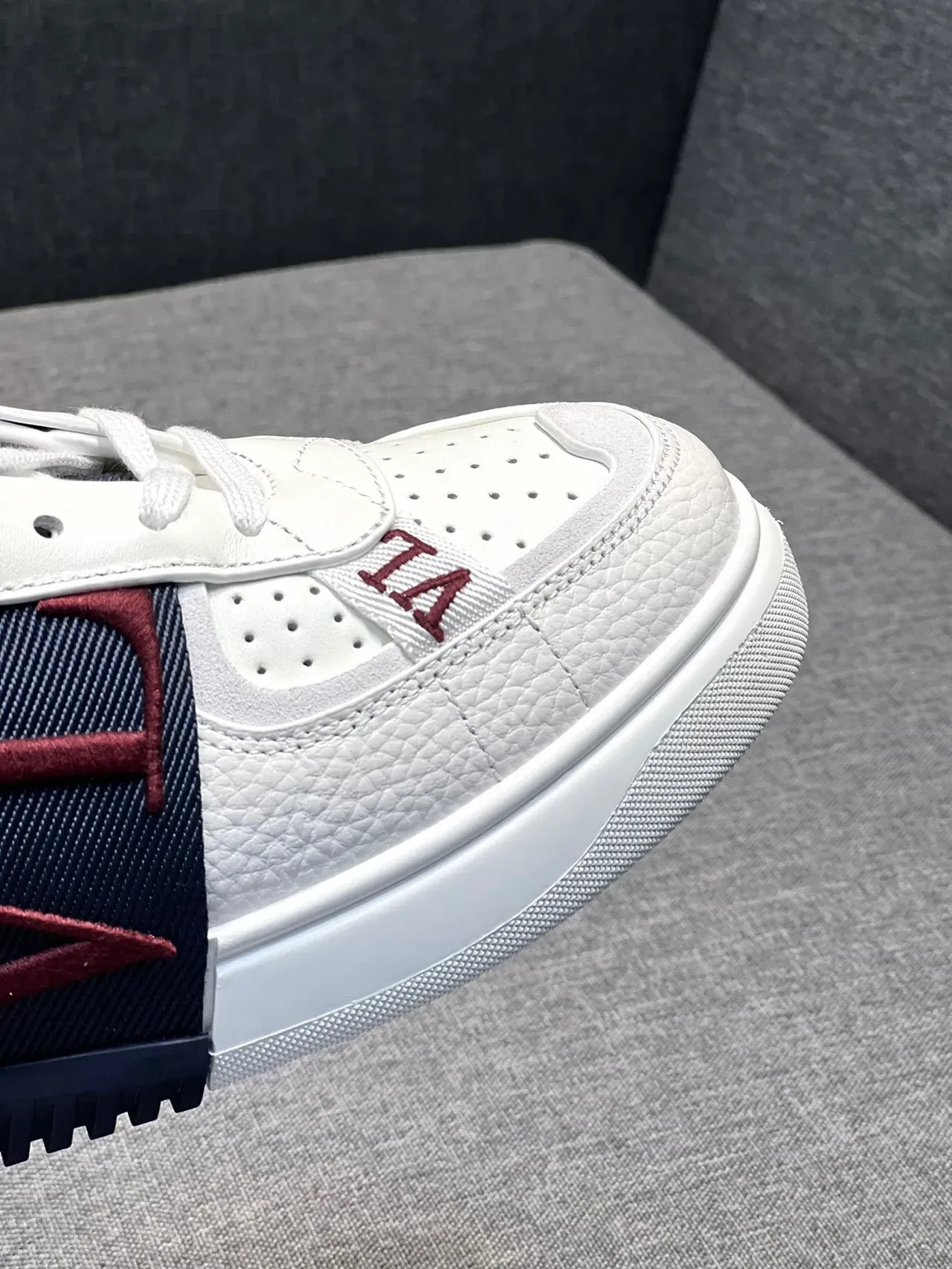 Valentino VLTN Tênis Lifestyle Branco Marinho Vermelho 3