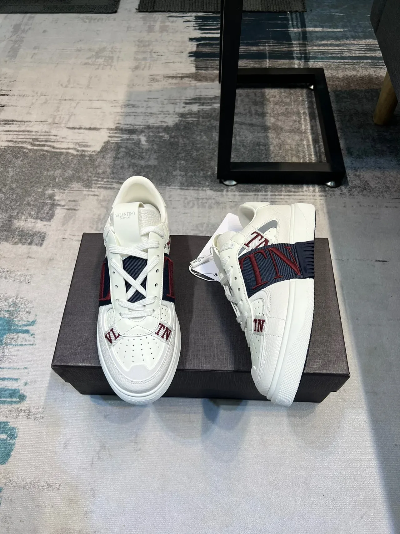 Valentino VLTN Tênis Lifestyle Branco Marinho Vermelho 4