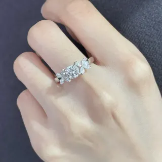 Van Cleef & Arpels Frivole Floral Motif White Metal Diamond Ring