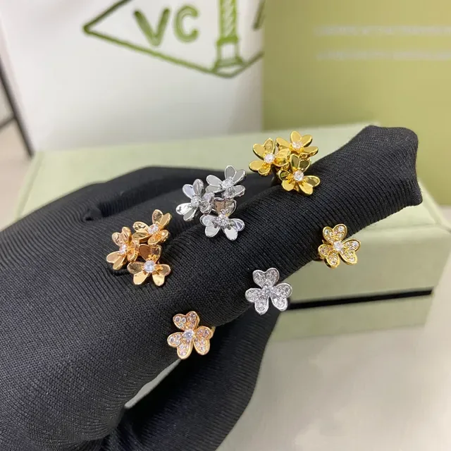 Van Cleef & Arpels Anillo Motivo Floral Pavé-Set en Oro y Plata 8
