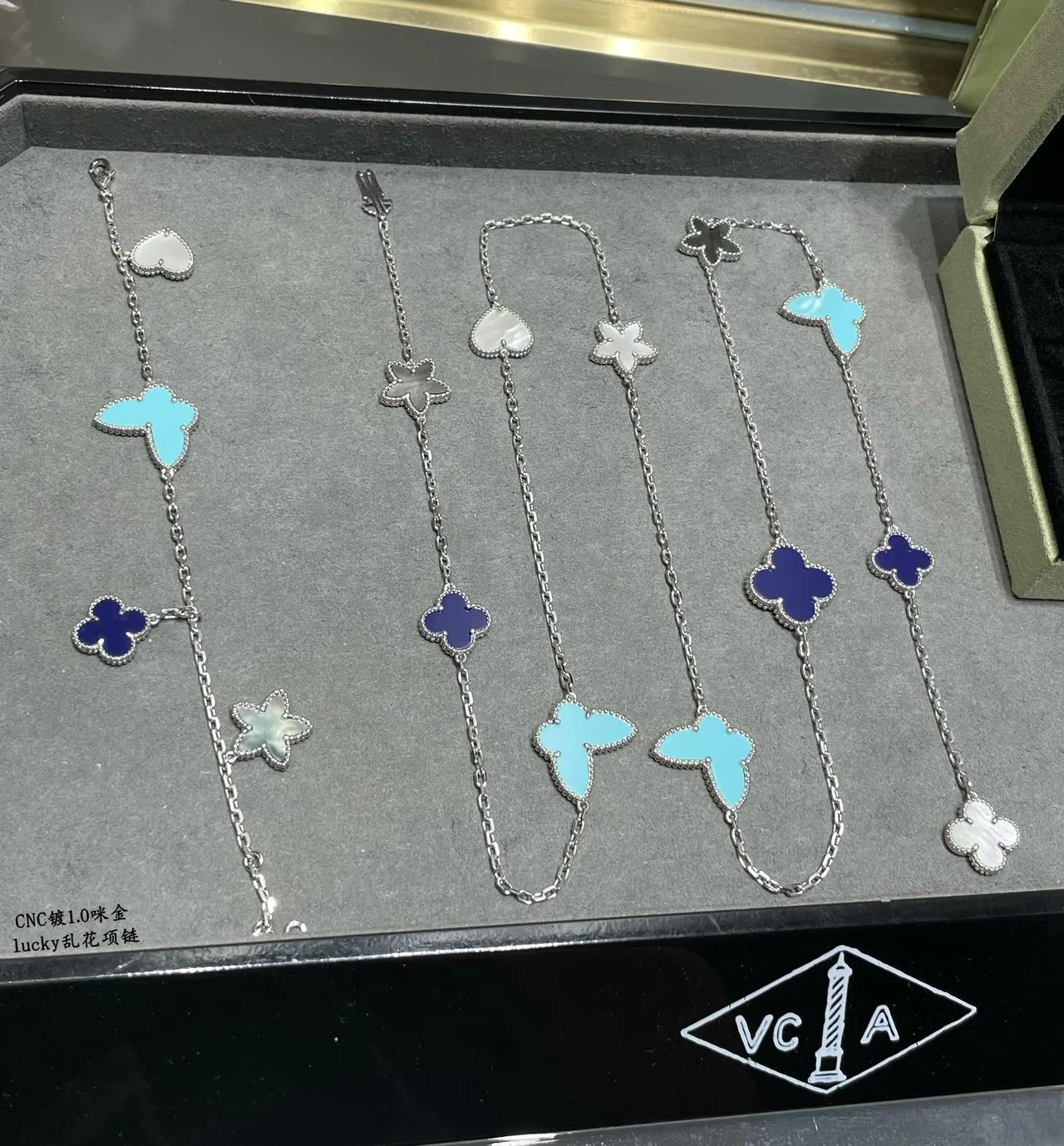 Van Cleef &amp; Arpels Lucky 多图案珐琅和珍珠母贝项链 5