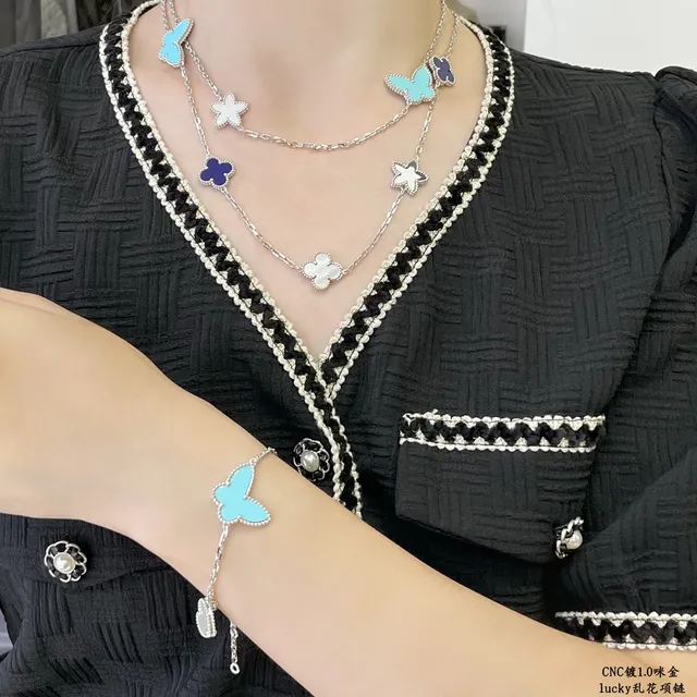 Van Cleef &amp; Arpels Lucky 多图案珐琅和珍珠母贝项链 9