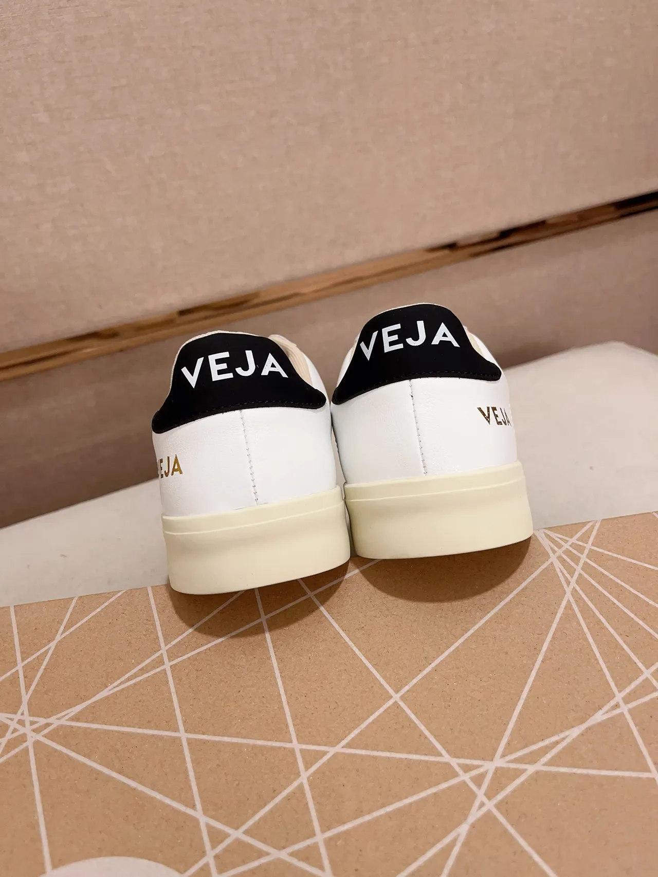 VEJA Branco Preto Low-Top Couro Superior Lifestyle Sneakers 2