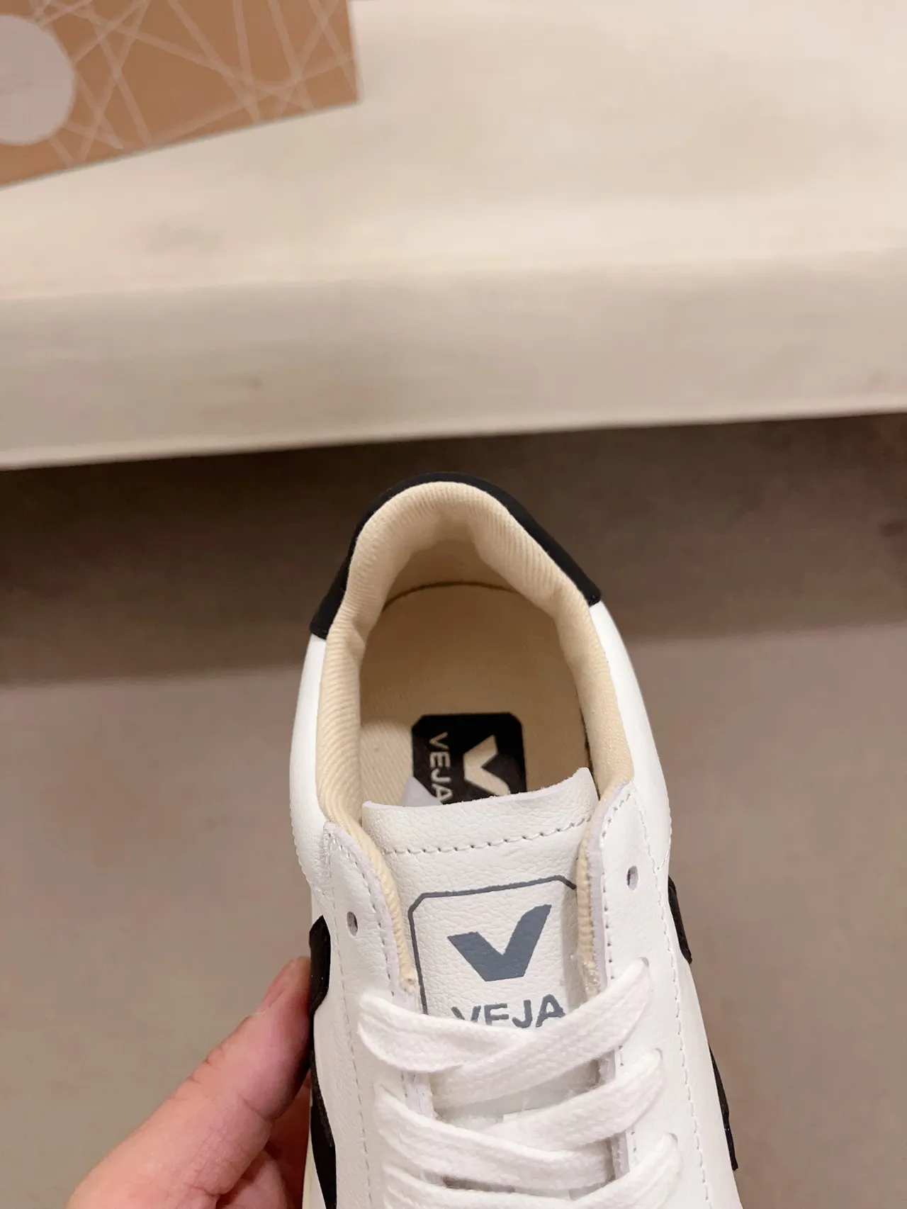 VEJA Branco Preto Low-Top Couro Superior Lifestyle Sneakers 3