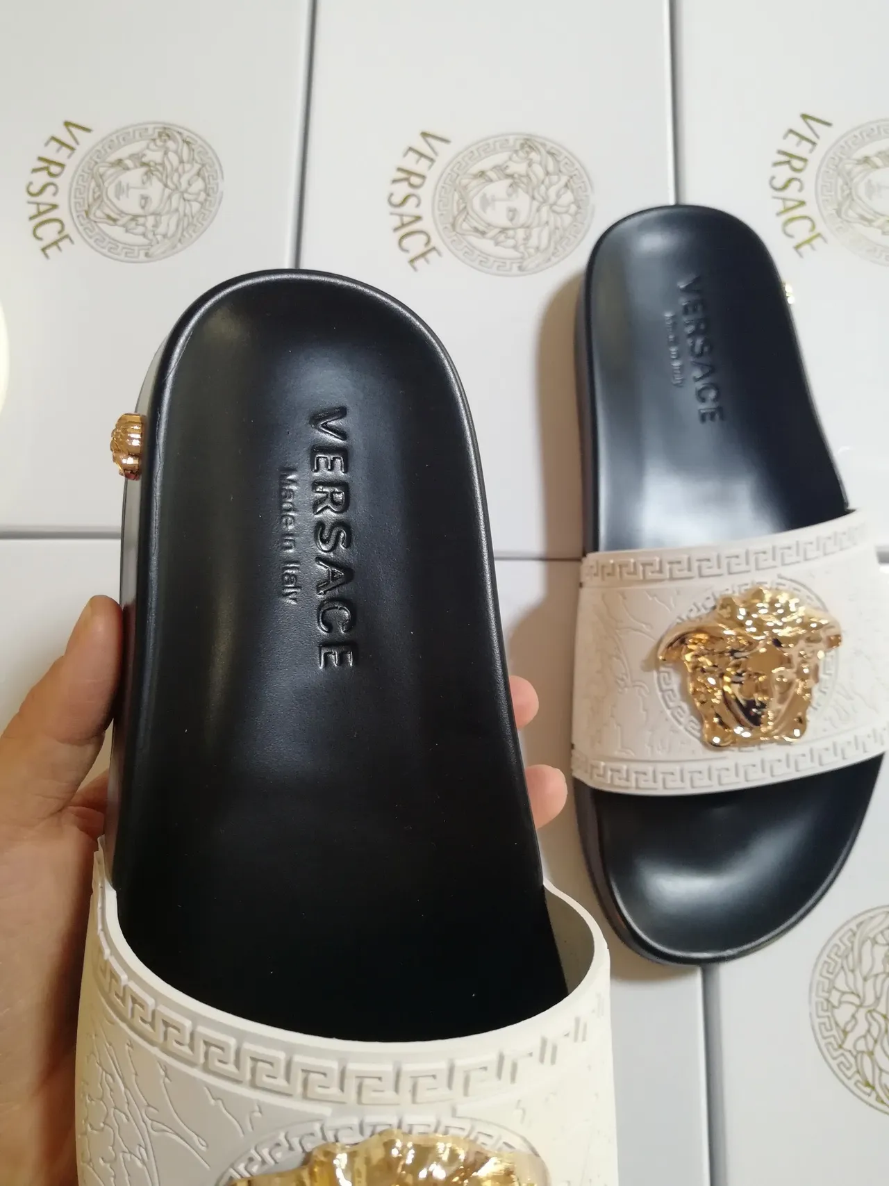 Versace 黑色米色 美杜莎头 贴花 希腊钥匙边 拖鞋 3