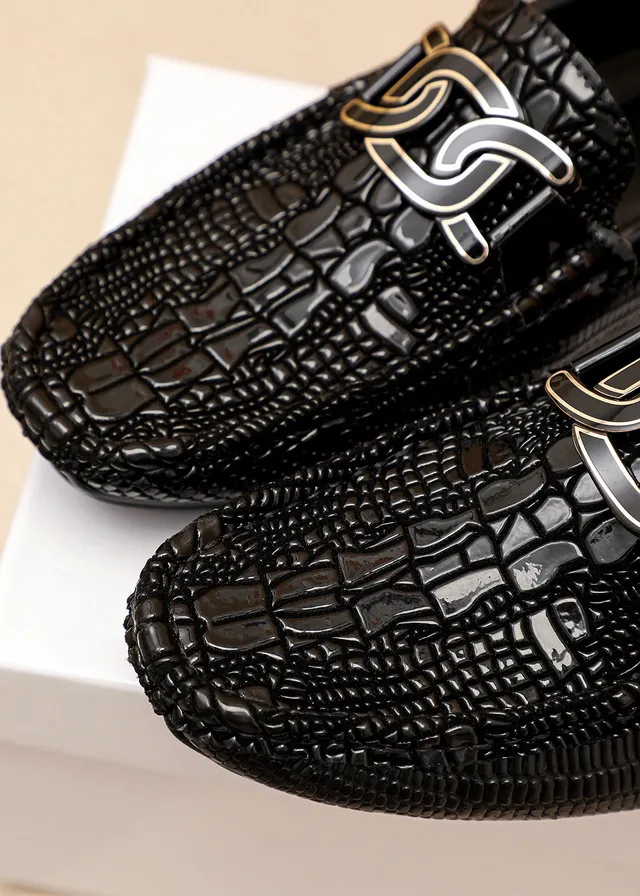 Versace Chain Reaction काले क्रोक-एम्बॉस्ड मेटल-बकल लूफर 5