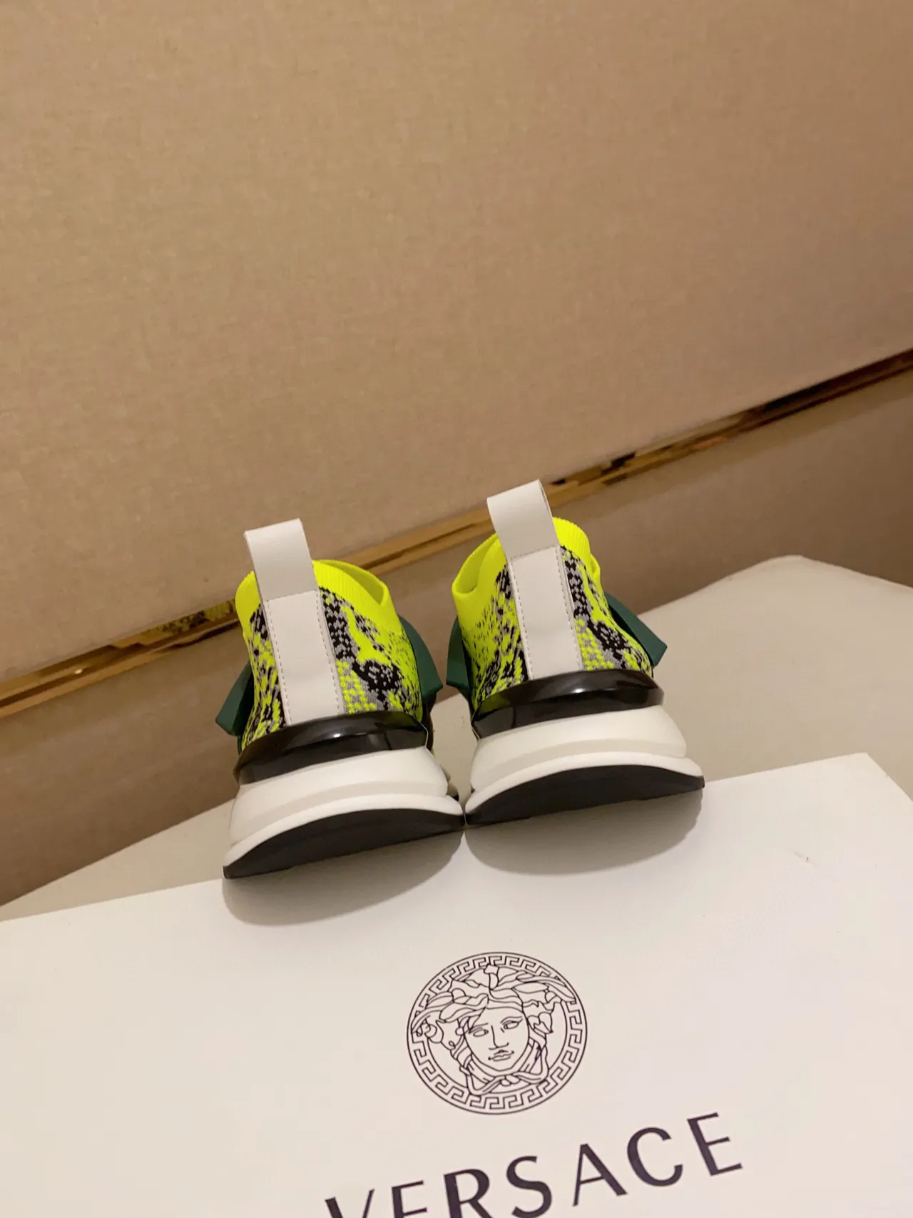 Versace Chain Reaction Tênis Lifestyle Amarelo Néon Tricô com Manchas 3