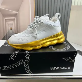 Versace Chain Reaction সাদা ও সোনালি চাঙ্কি স্নিকার
