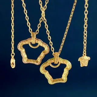 Versace Greca Odissea 金色调云朵吊坠项链