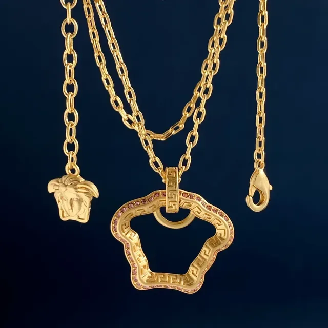 Versace Greca Odissea सोने के रंग की बादल पेंडेंट नेकलेस 8