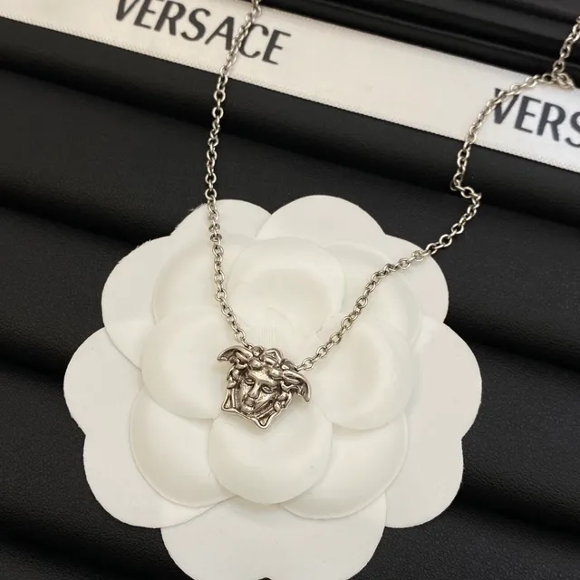 Colliers Versace Medusa Head en or et argent 3