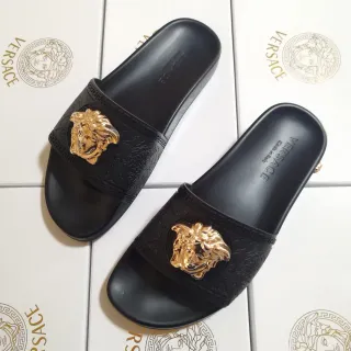 Versace Medusa Slide 黑色金头徽章 格雷卡钥匙图案边框拖鞋