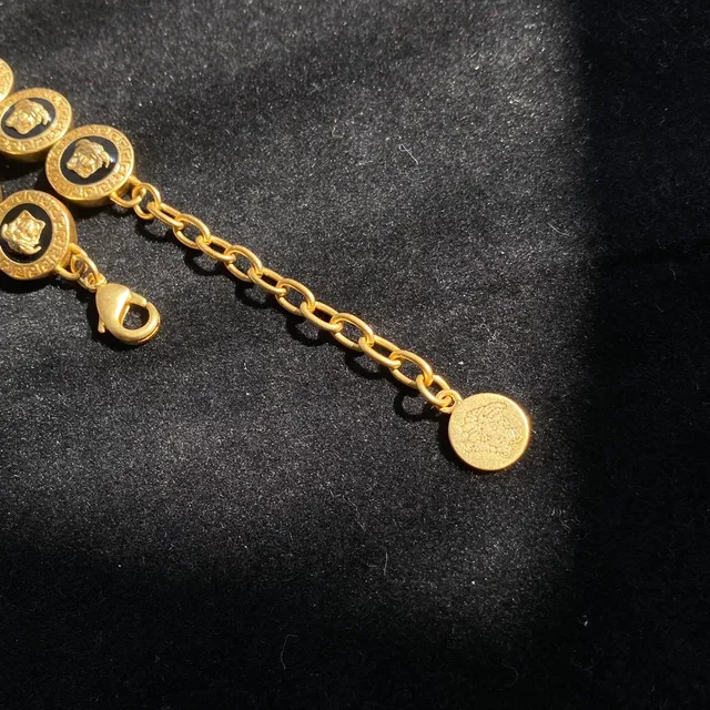 Versace Medusa & V Hoop चाँदी सोना ट्विस्ट रोप बैंड लटकते पेंडेंट ईयररिंग्स 2