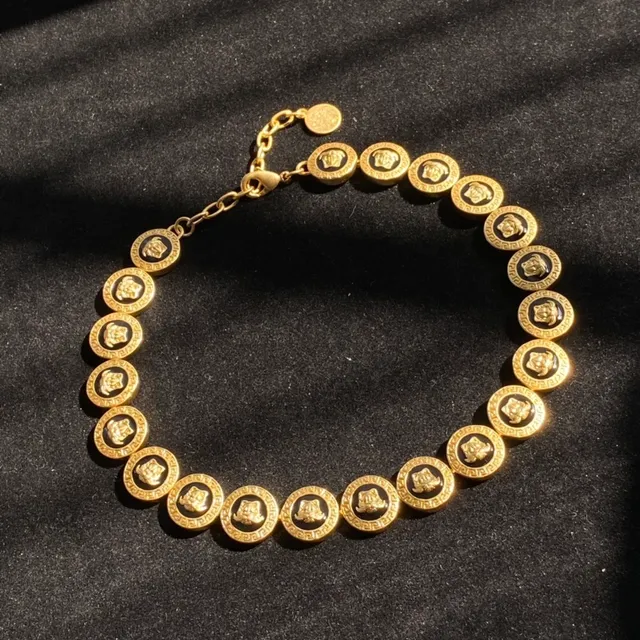 Versace Medusa & V Hoop चाँदी सोना ट्विस्ट रोप बैंड लटकते पेंडेंट ईयररिंग्स 5