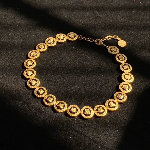 Versace Medusa & V Hoop चाँदी सोना ट्विस्ट रोप बैंड लटकते पेंडेंट ईयररिंग्स 6