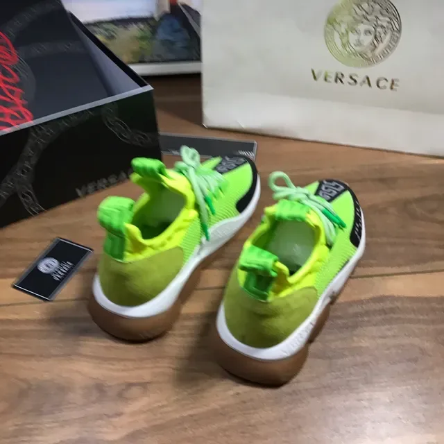 生活方式运动鞋 Versace Odissea 霓虹绿黑 6