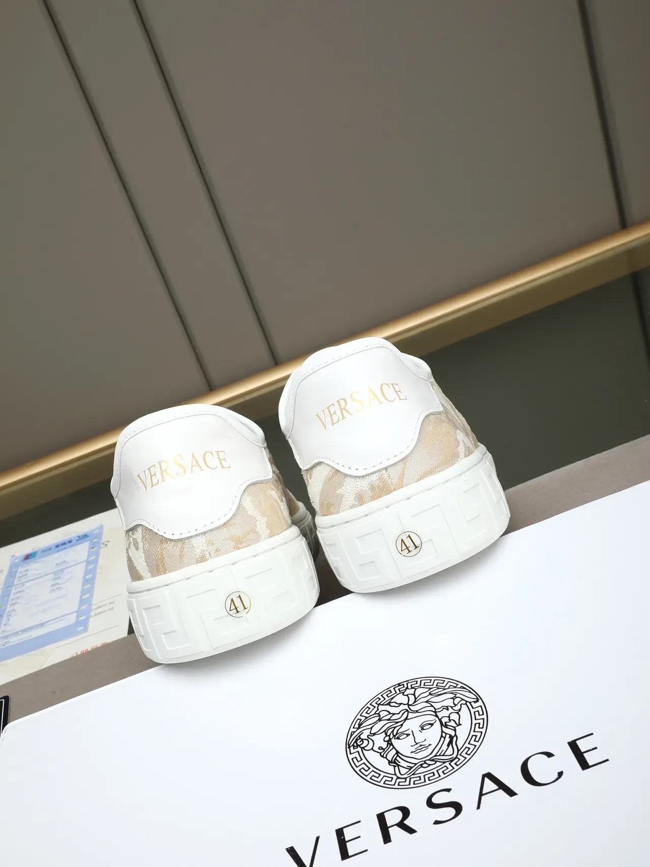 Versace 白色米色 提花花卉 鞋面 希腊钥匙 鞋底 生活休闲鞋 3