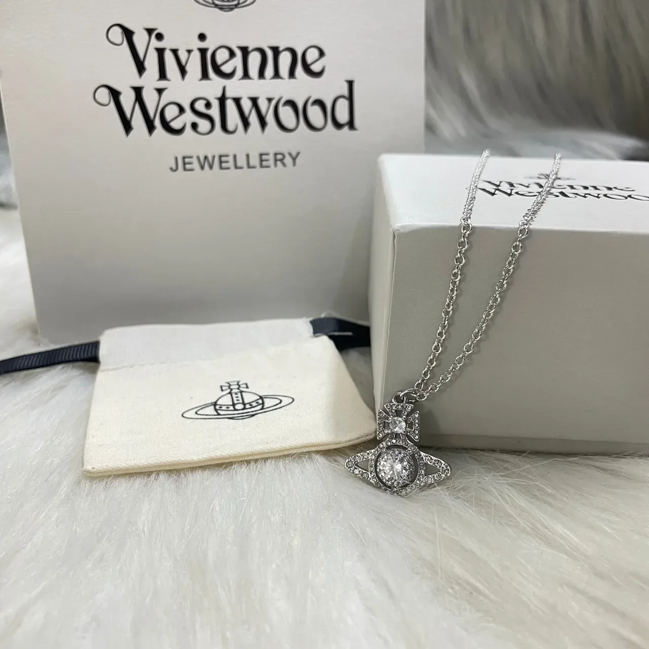 Vivienne Westwood অর্ব ক্রিস্টাল পেন্ডেন্ট নেকলেস 8