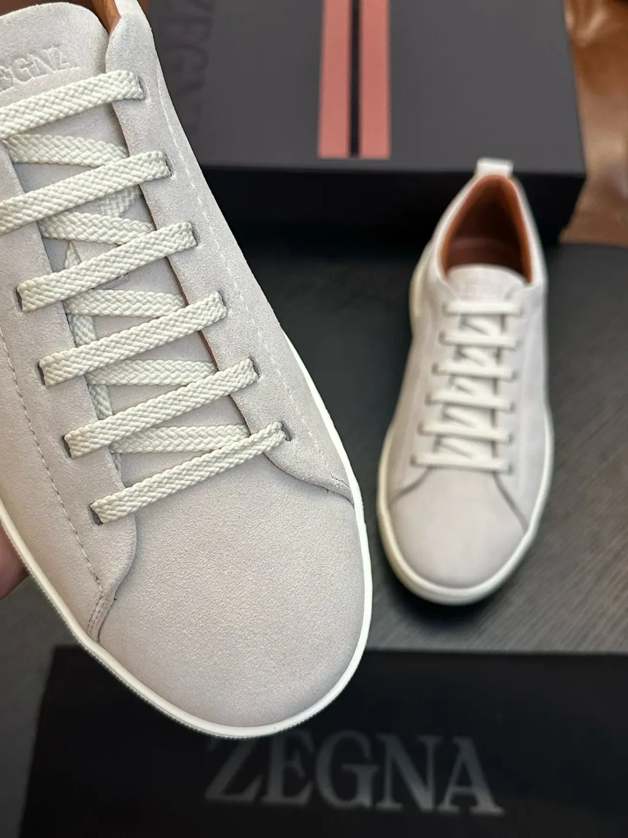 Zegna 灰米色麂皮鞋面 极简系带运动鞋 4