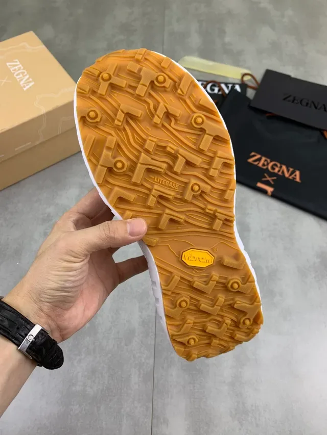 Zegna x Norda सफेद और ग्रे लाइफस्टाइल स्नीकर 3