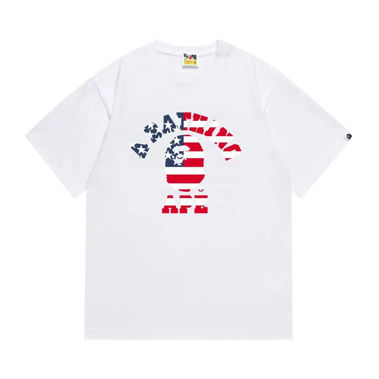 Camiseta gráfica A Bathing Ape cabeça de macaco com bandeira 3