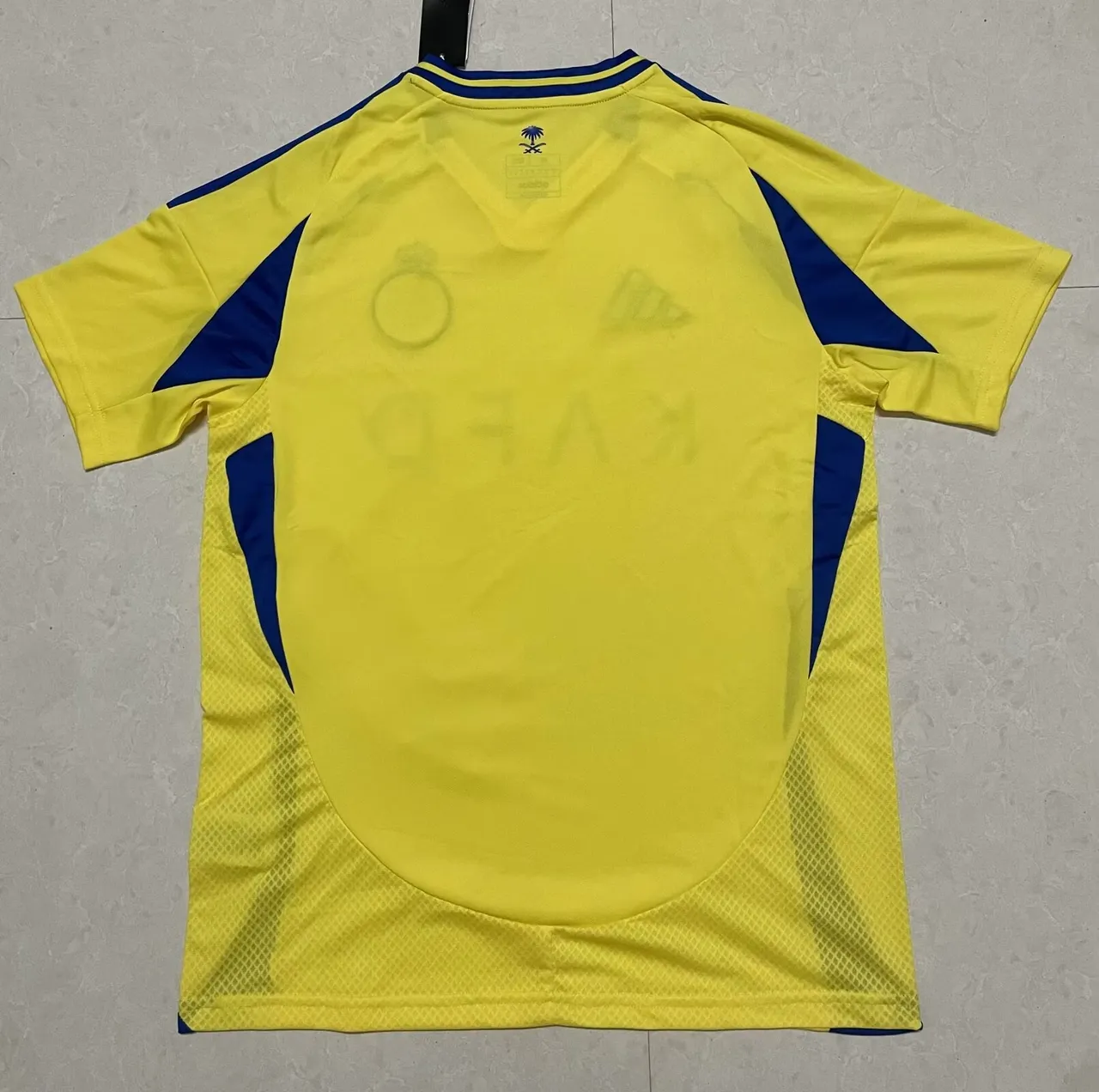 Adidas Al-Nassr FC قميص أصفر بحري رقبة V أكمام قصيرة 3