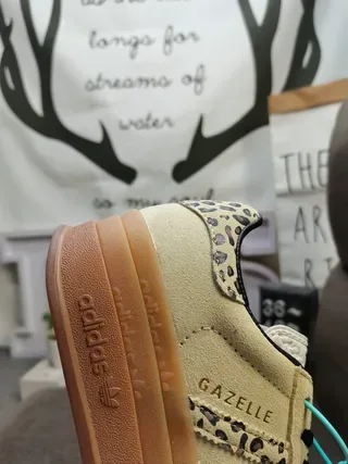 Adidas 米色 黑色 豹纹叠加 麂皮鞋面 休闲运动鞋 3