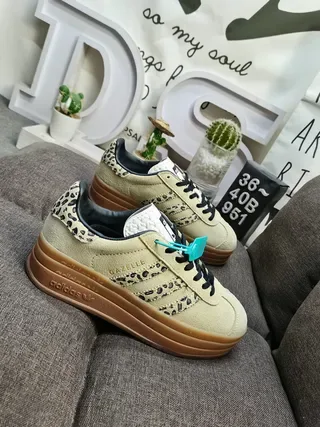 Adidas 米色 黑色 豹纹叠加 麂皮鞋面 休闲运动鞋 9